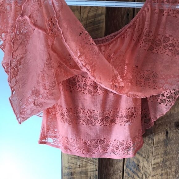 3/30$ Summer off shoulders lace crop top ☀️ - Picture 4 of 4